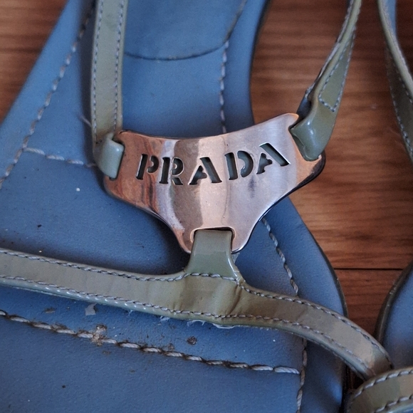 PRADA Patent Leather Kitten Heels BIG LOGO Blue Sandals Size 40/10 - Picture 3 of 10